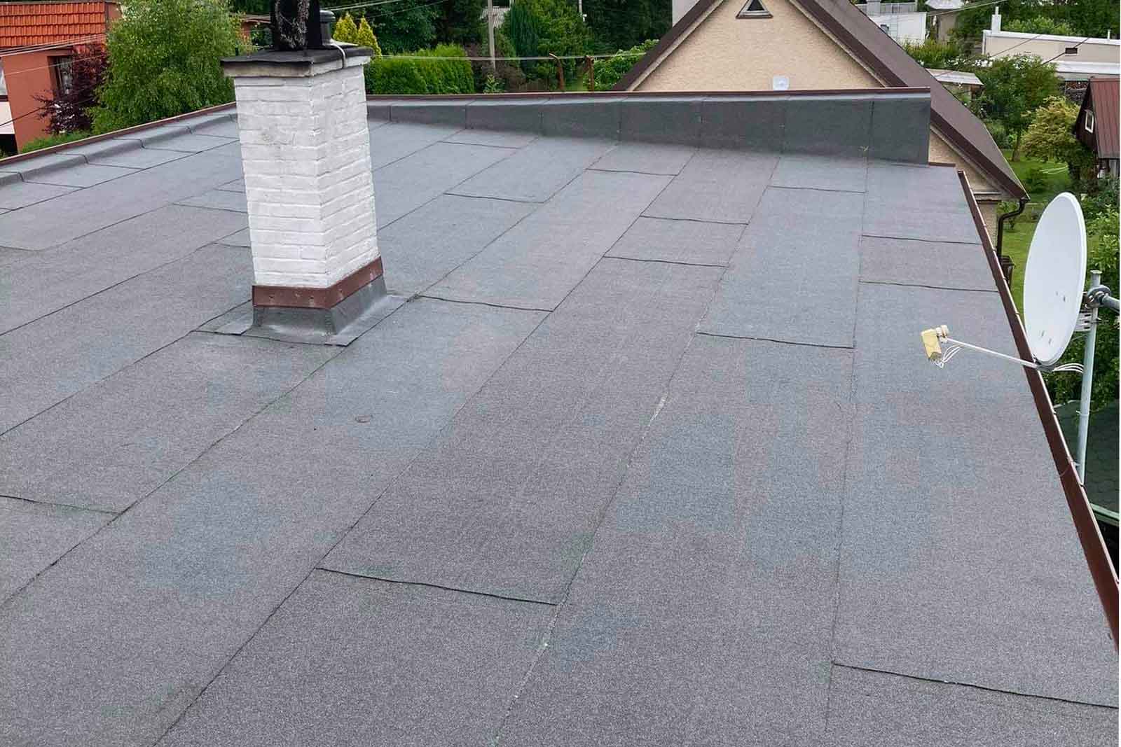 Plochá střecha s asfaltovým krytím